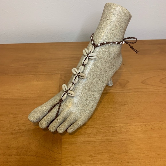 Handmade Cowrie Shell Macrame Anklet w/ Toe Ring – Dark Brown - Picture 7 of 9